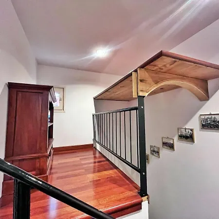 3 Pieces Dans Le Centre De *