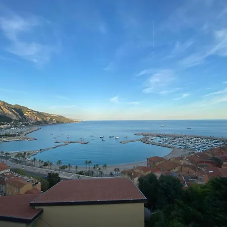 3 Pieces Dans Le Centre De Lejlighed